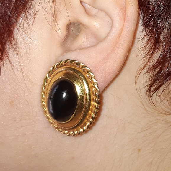 BEN-AMUN Clip-on Earrings - Picture 7 of 8